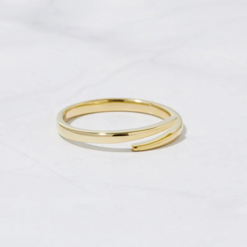 Dainty Minimal Spiral Ring