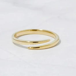 Dainty Minimal Spiral Ring