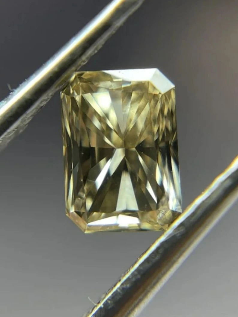 0.32Ct Fancy Yellow Radiant Lab Diamond